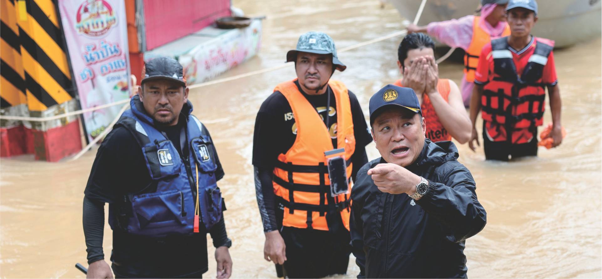 特大暴雨来袭 总理下令全国严阵以待