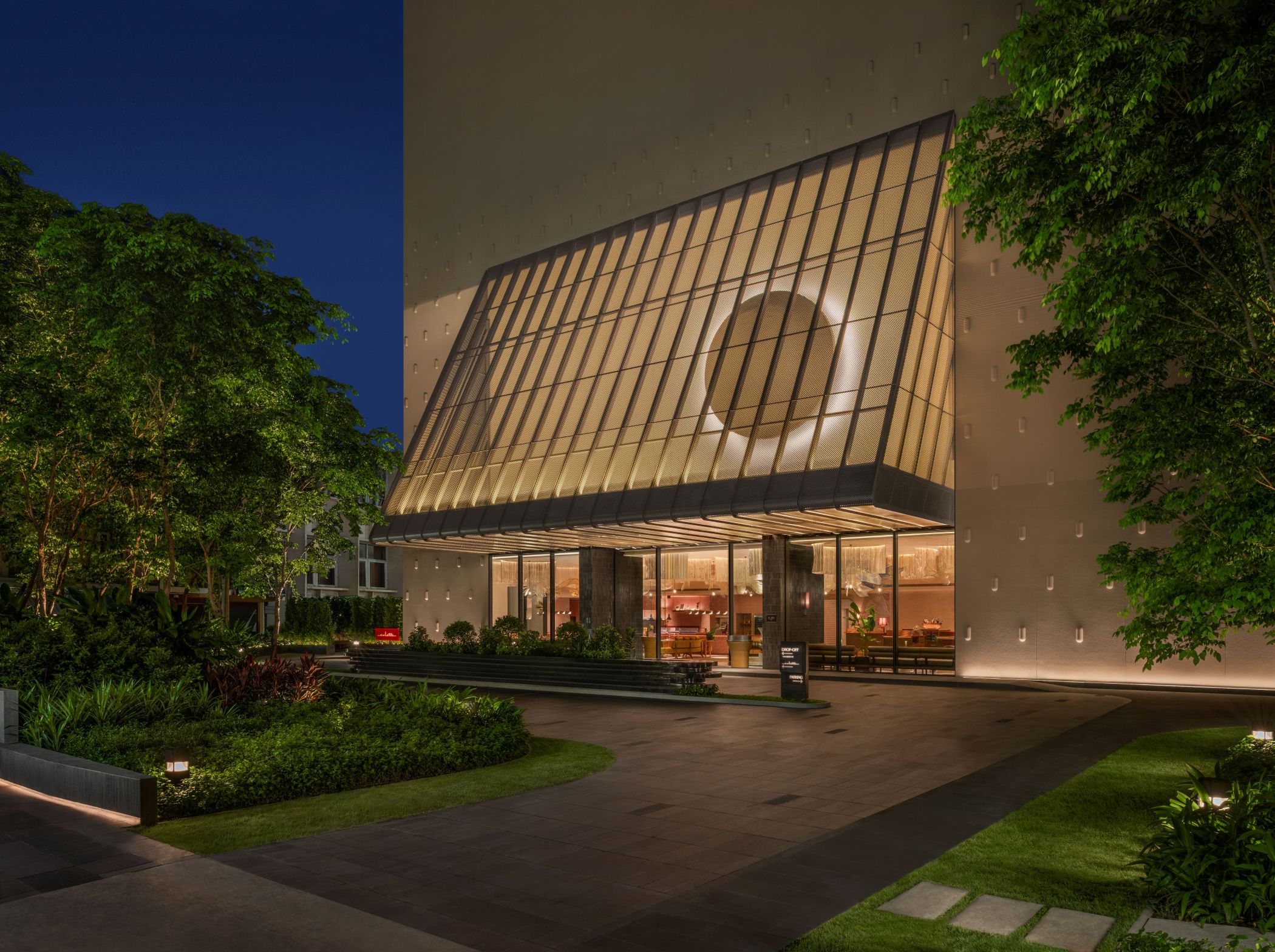 1_KROMO Bangkok_Facade.jpeg